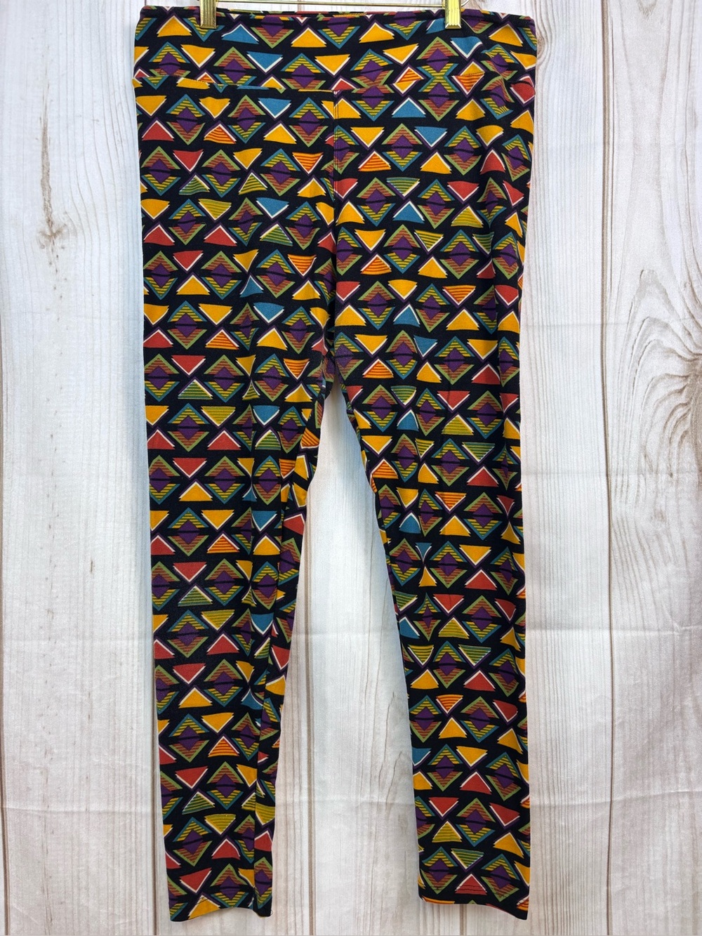 LuLaRoe Leggings Geometric Triangle Buttery Soft Pant Multicolor Sz Tall & Curvy